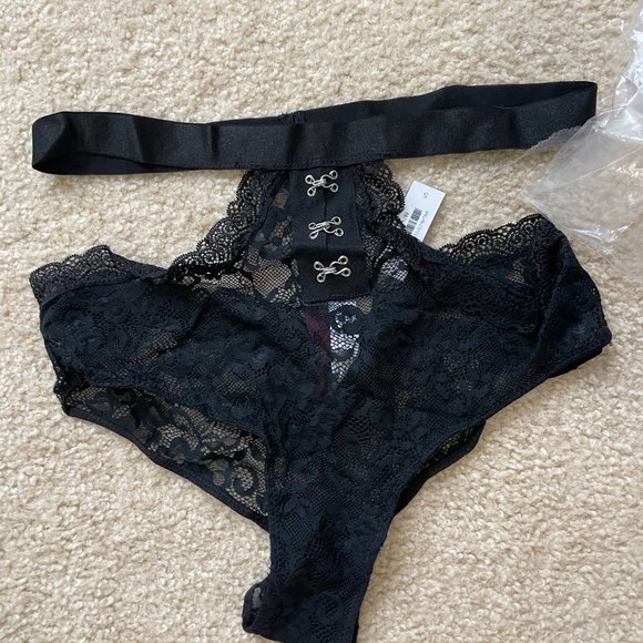 New with Tags Adore Me 36B Lingerie Set - Picture 2 of 7